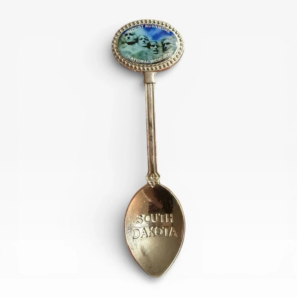 Lot of (4) Vintage Souvenir Spoons For National Monuments & State Park Locations